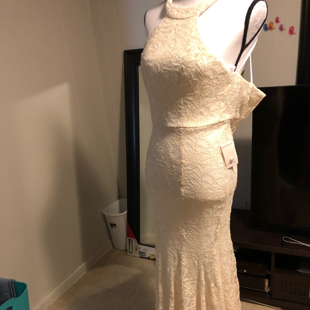 size 7/8 in Juniors. new . long dress